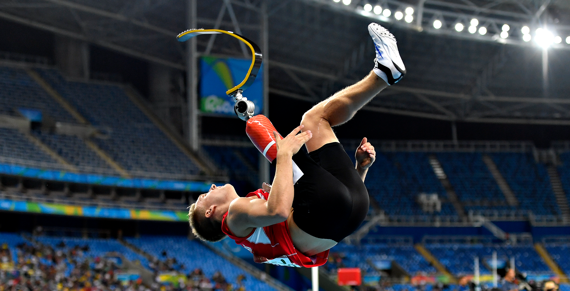 中两元将球 中两元将球